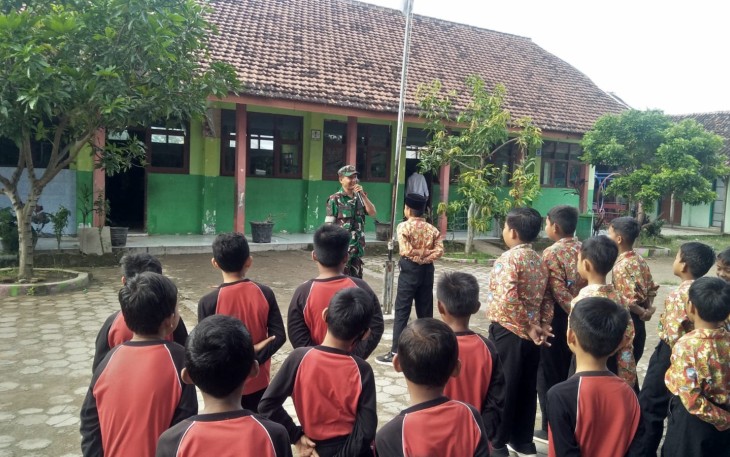 Materi Wasbang Pelajar di Wilayah Desa Binaan 