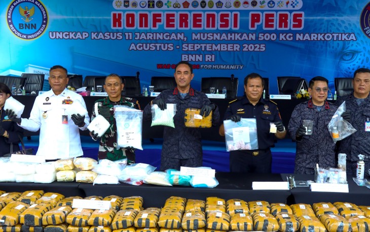 BNN RI juga membongkar kasus Clandestine Laboratory jenis sabu dengan skala home industri, kemudian mengamankan vape yang mengandung narkotika dan obat berbahaya
