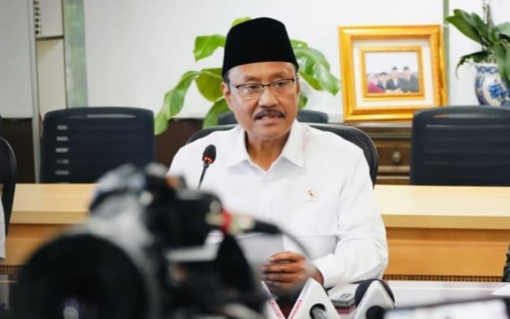 Menteri Sosial Saifullah Yusuf (Gus Ipul) saat memberikan keterangan pers di Kantor Kemensos, Jakarta, Senin (15/9/2025)
