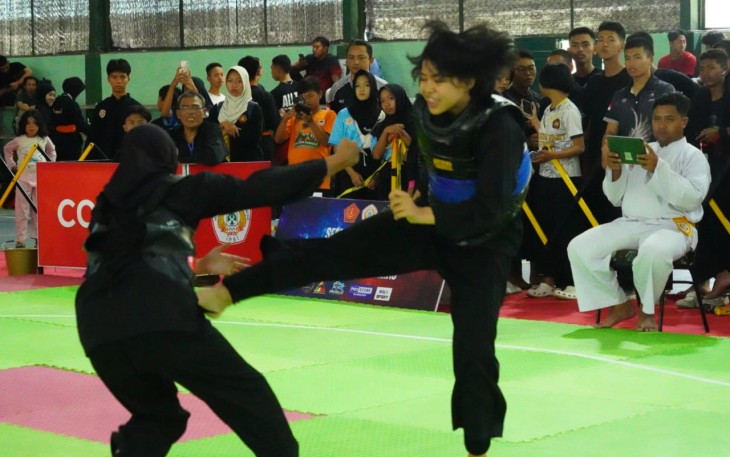 Aksi memukau atlet pencak silat turnamen piala Panglima TNI 2025 di Malang