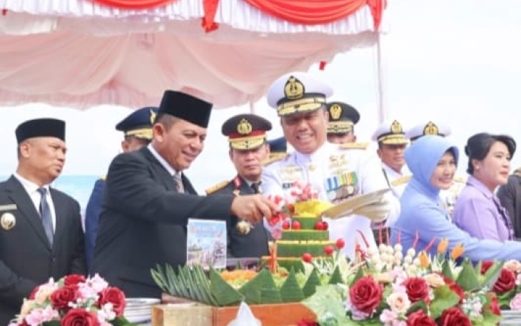 Gubernur Provinsi Kepri Ansar Ahmad Hadiri Upacara HUT TNI Ke-80