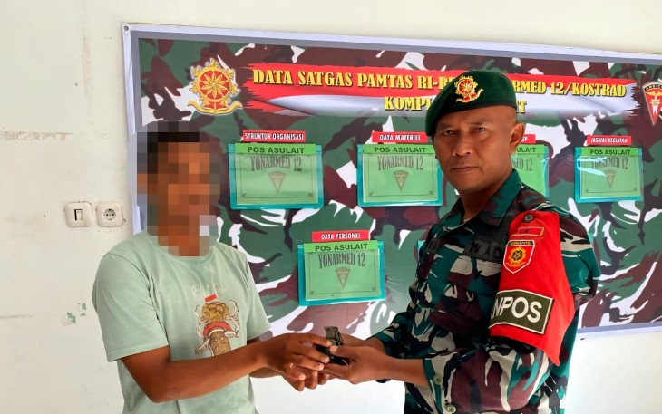 Satgas Pamtas Yonarmed 12 Kostrad amankan granat bekas perang