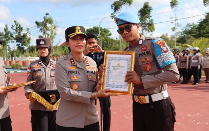Personel Polres Bintan Kembali Menoreh Prestasi Dalam Bidang Olahraga Pada Event Bintan Triathlon