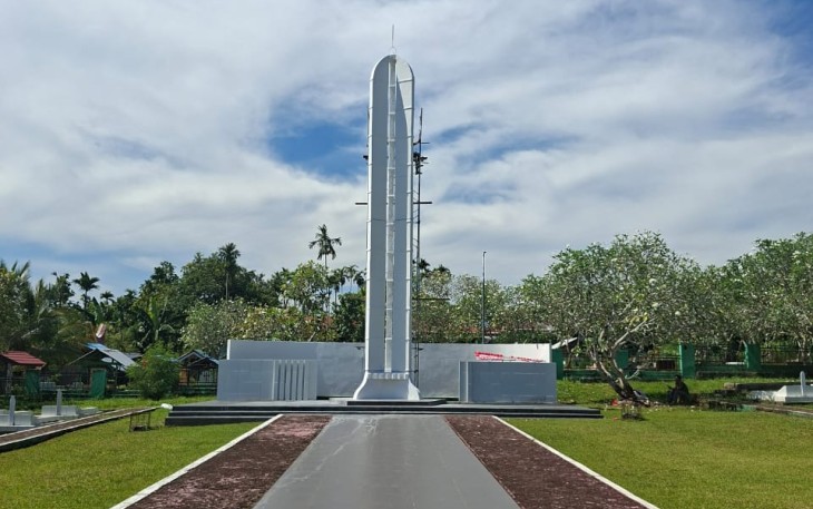 Karya Bakti Pengecatan Tugu dan Pagar TMP Trikora Manokwari