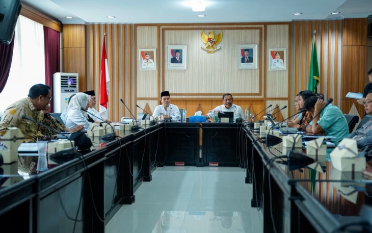 Wakil Gubernur Bengkulu, Mian, saat memimpin rapat koordinasi bersama Dinas Pekerjaan Umum dan Pemerintah Kabupaten Bengkulu Utara, Jumat (24/10)