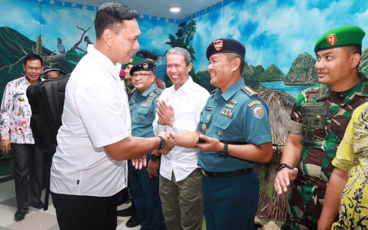 Pangkoarmada III Laksamana Muda TNI Dr Hudiarto Krisno Utomo 