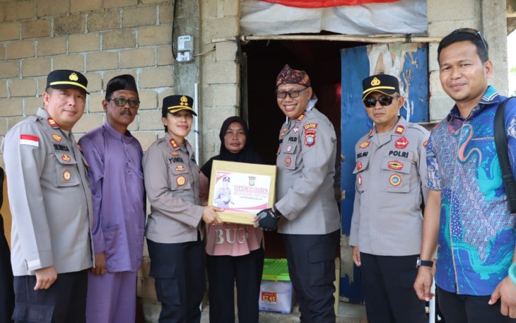 Kapolres Bintan Berikan Bantuan Korban Angin Kencang