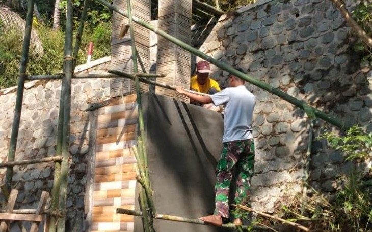 Gapura TMMD ke 126 Desa Petungsinarang