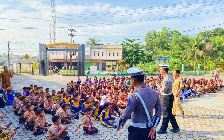 Satlantas Polres Bintan Berikan Edukasi Rambu Lalu Lintas di Sekolah
