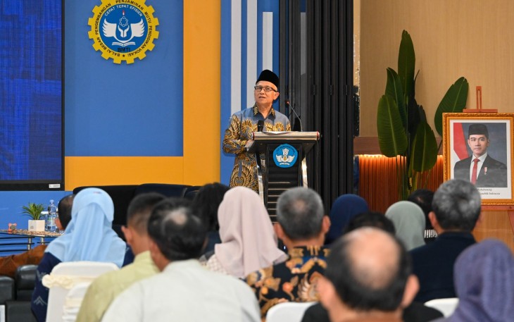 Wamendikdasmen, Atip Latipulhayat, dalam Seminar Internasional “Reshaping TVET Teacher Competence in the Era of Industry 4.0 and Artificial Intelligence” di Balai Besar Pengembangan Penjaminan Mutu Pendidikan Vokasi Bidang Mesin dan Teknik Industri (BBPPMPV BMTI), Kota Cimahi, Jawa Barat, Selasa (18/11).