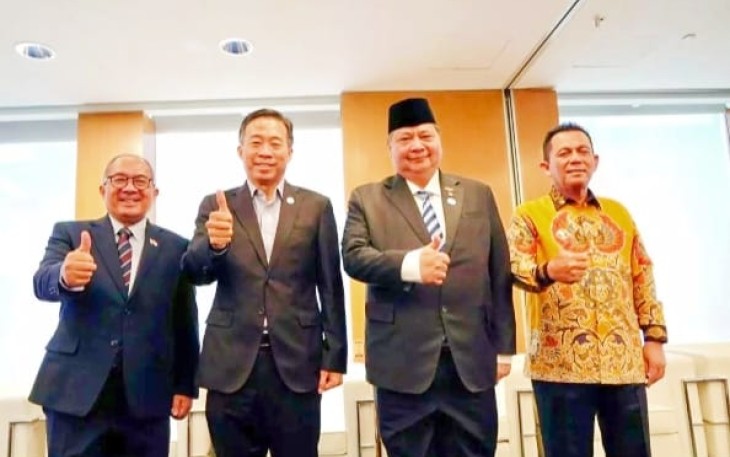 Gubernur Ansar Paparkan Keunggulan dan Kemudahan Berinvestasi di FTZ BBK pada Forum Investasi di Singapura