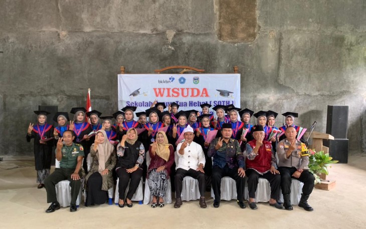 Wisuda Orang Tua Hebat Bina Keluarga Balita
