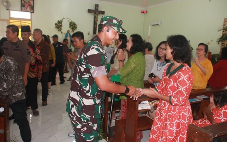 TNI-Polri dan Forkopimda Trenggalek Pantau Langsung Pengamanan Ibadah Natal 2025