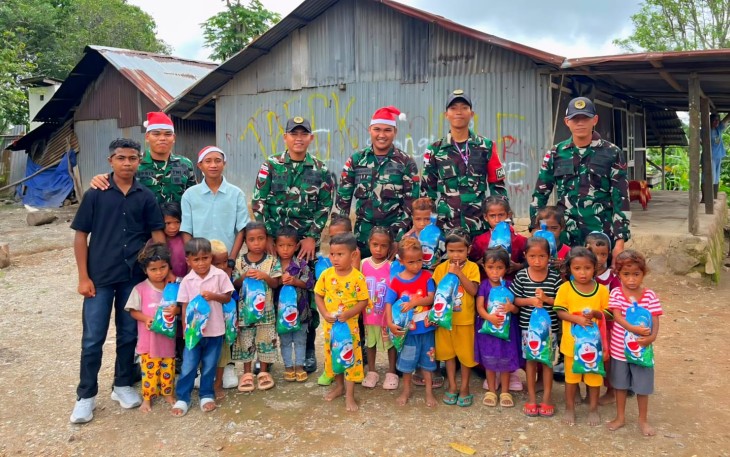 Pos Fohululik Satgas Pamtas Tebarkan Kebahagiaan