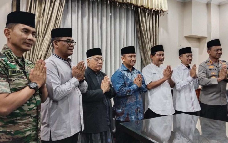 Walikota Depok Supian Suri bersama jajaran Forkopimda, tokoh agama, Kemenag dan perwakilan NU, Jum'at (28/2) malam