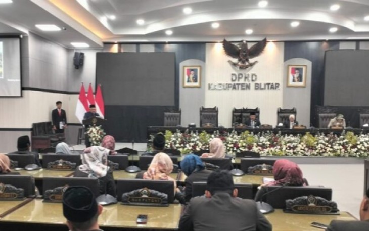 Suasana Rapat Paripurna DPRD Kabupaten Blitar Dalam Agenda Penyampaian LKPJ Bupati Blitar Tahun 2024. (Foto : Ist.)