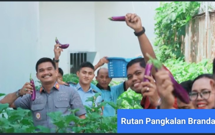Karutan Pangkalan Brandan Erwin Siregar Bersama Jajaran Lakukan Kegiatan Panen Raya Sejalan Program Menteri Imipas.
