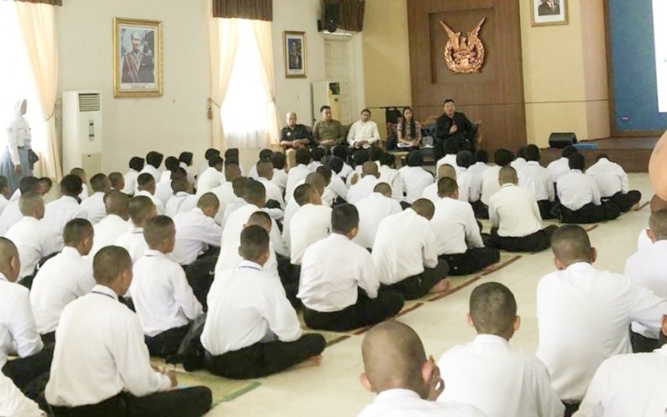 Edukasi bahaya pornografi dan kenakalan remaja di SMK Penerbangan Adisutjipto, Yogyakarta, Selasa (15/7)