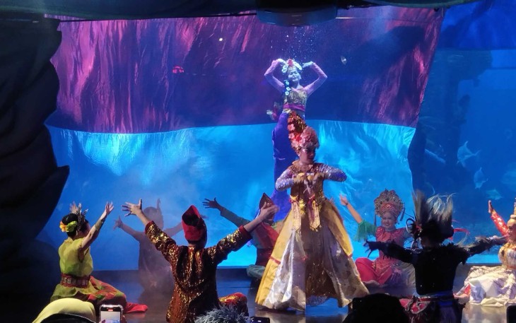 Tari Nusantara meriahkan HUT ke-80 RI di Jakarta Aquarium Safari, Minggu (17/8/2025)