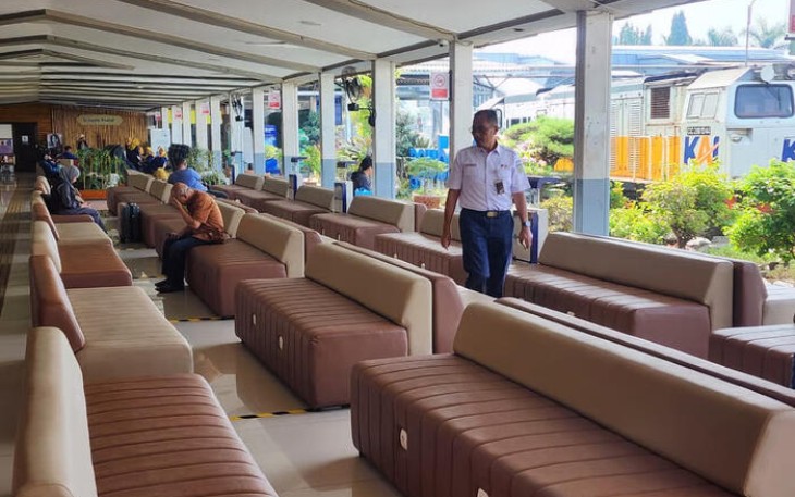KAI Daop 2 Bandung Tingkatkan Pelayanan dengan Hadirkan Sofa di Ruang Tunggu