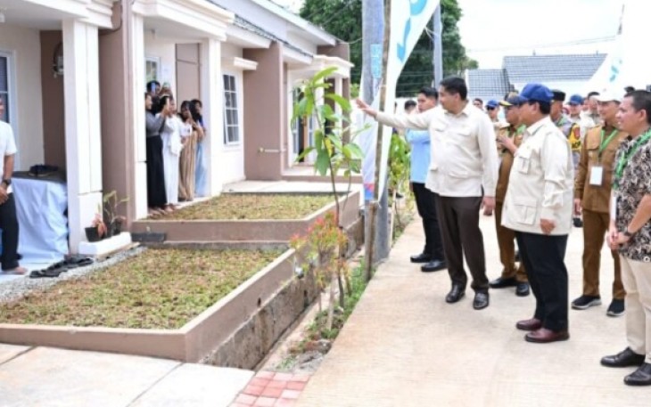 Presiden Prabowo Subianto menghadiri Akad Massal 50.030 Unit Kredit Perumahan Rakyat (KPR) Sejahtera Fasilitas Likuiditas Pembiayaan Perumahan (FLPP) dan Serah Terima Kunci Tahun 2025.