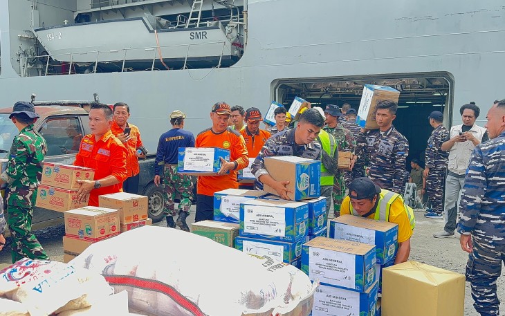 KRI Semarang-594 saat Tiba di Nias