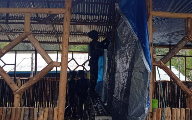 Satgas Yonif 700/WYC Tuntaskan Pembangunan SD 03 Mayuberi