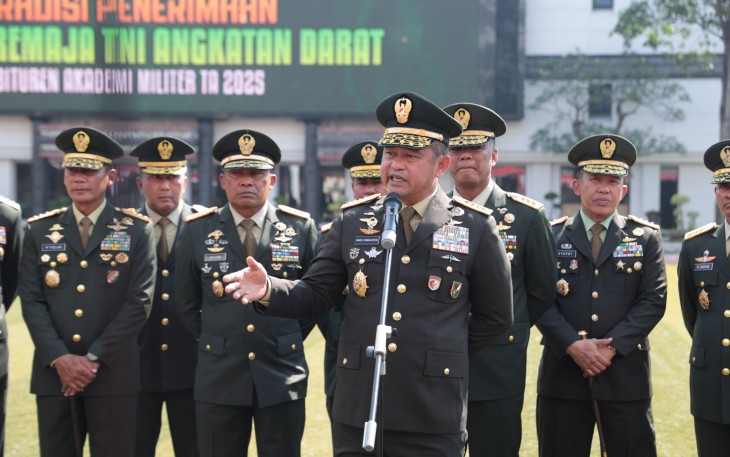 Kepala Staf Angkatan Darat (Kasad) Jenderal TNI Maruli Simanjuntak, M.Sc., saat memimpin Upacara Tradisi Penerimaan Perwira Remaja (Paja) Abituren Akademi Militer (Akmil) 2025.