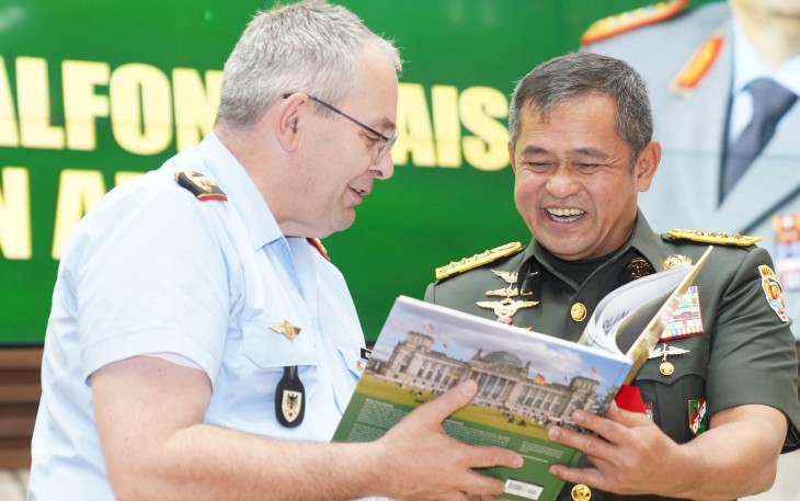 Kasad Jenderal TNI Maruli Simanjuntak, M.Sc., saat menerima kunjungan kehormatan Chief of the German Army (Kasad Jerman) Lieutenant General Alfons Mais di Markas Besar Angkatan Darat (Mabesad), Jakarta, Senin (21/7/2025). 