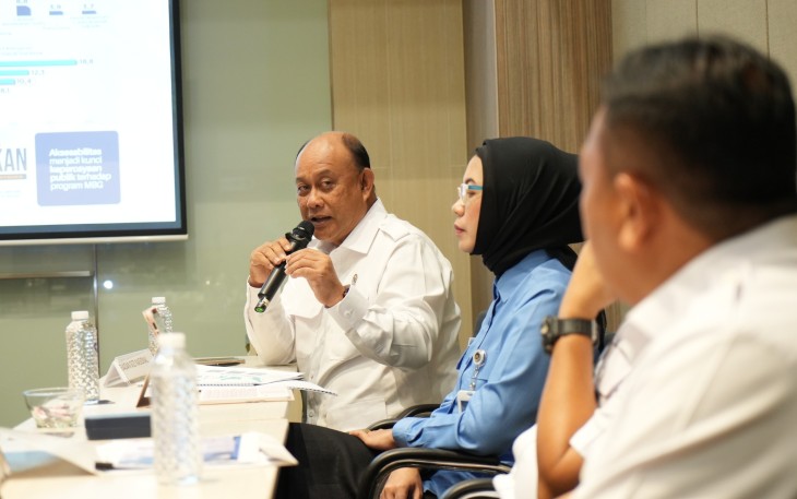 Kepala BGN, Dadan Hindayana, didampingi Kepala Biro Hukum dan Humas BGN, Khairul Hidayati saat Uji Publik Keterbukaan Informasi yang digelar Komisi Informasi Pusat sebagai bagian dari penilaian Monitoring dan Evaluasi Keterbukaan Informasi Publik di Jakarta, Rabu (1911).