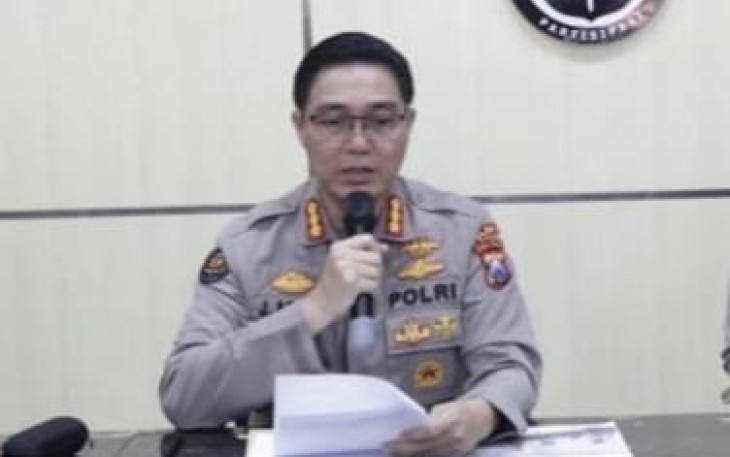 Kepala Bidang Hubungan Masyarakat (Kabid Humas) Polda Jatim, Kombes Pol Jules Abraham Abast di Gedung Bidang Humas Polda Jatim, Selasa (24/6).