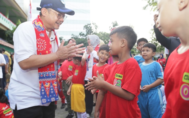 Mendikdasmen Abdul Mu’ti saat melakukan peninjauan langsung sebagai momentum kolaboratif antara Kemendikdasmen dan Kementerian Kesehatan.