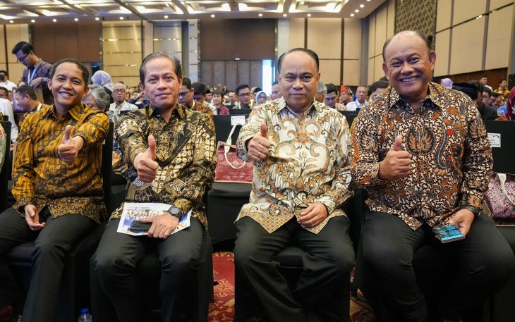 Menkop Budi Arie yang turut menghadiri Pameran APKASI Otonomi Expo 2025 di Tangerang, Kamis (28/8).