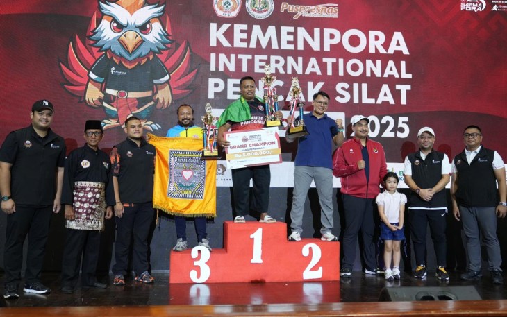 Menpora Dito sampaikan usai memberikan medali pada penutupan kejuaraan di Padepokan Pencak Silat TMII, Jakarta, Minggu (13/7) petang. 