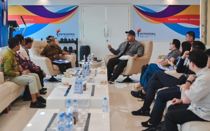 Menpora RI Dito Ariotedjo, saat menerima Gubernur Kalimantan Utara (Kaltara) Zainal Arifin Paliwang yang hadir bersama Kadispora Saiful Bahri, Sekretaris Dinas Muhammad Faisal Ramadhan di Kantor Kemenpora, Senayan, Jakarta, Jumat (4/7).