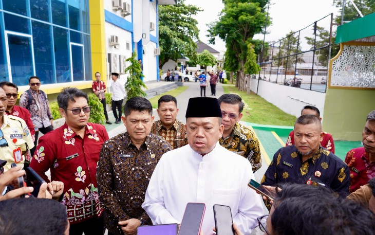 Menteri ATR/Ka.BPN RI, Nusron Wahid saat diwawancarai awak media, Jumat (11/04/2025).