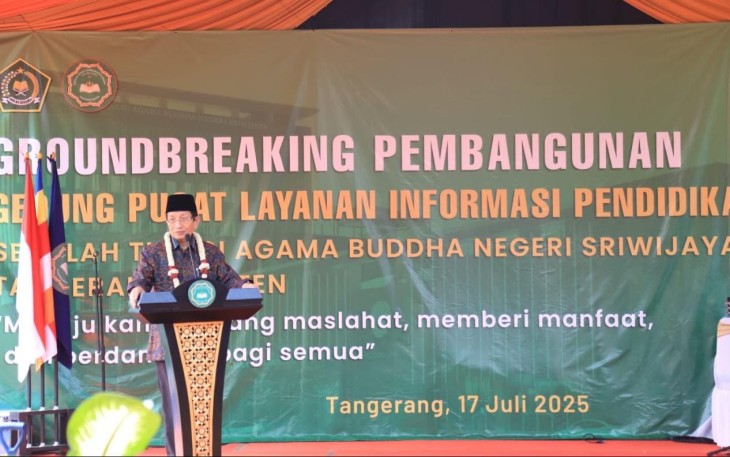 Menteri Agama Nasaruddin Umar dalam acara groundbreaking pembangunan Gedung Pusat Layanan Informasi STABN Sriwijaya di Tangerang.