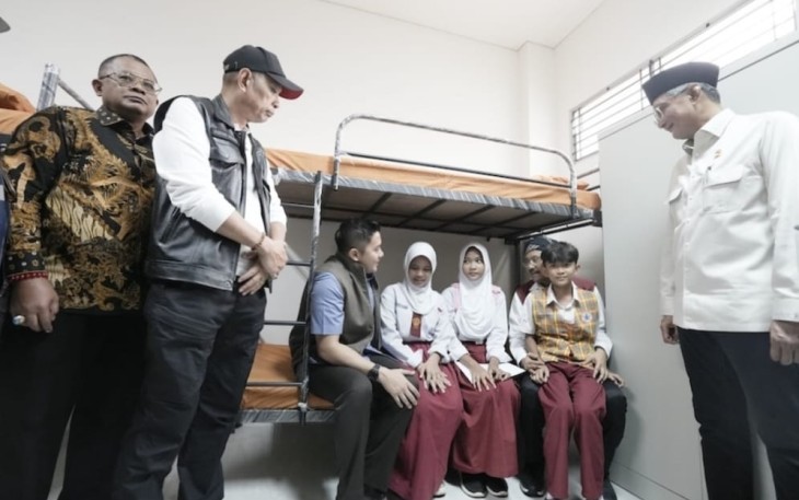 Seskab, Mensos dan Menteri PU saat Tinjau Kesiapan Sekolah Rakyat di Sentra Handayani