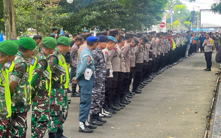 Kodim 0801/Pacitan Bersama Polres Pacitan Kerahkan Personel Pengamanan Pengajian Akbar Gus Iqdam