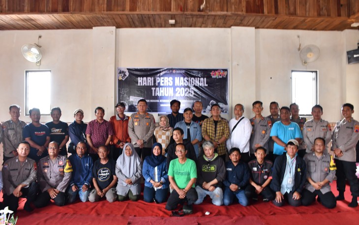 Polres Karanganyar bersama para wartawan yang tergabung dalam Forum Jurnalis Karanganyar memperingati Hari Pers Nasional (HPN), Minggu (922025).