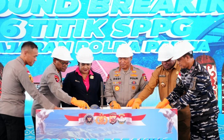 Wakapolri Komjen Pol Dedi Prasetyo saat Lakukan Groundbreaking 6 SPPG Baru di Papua
