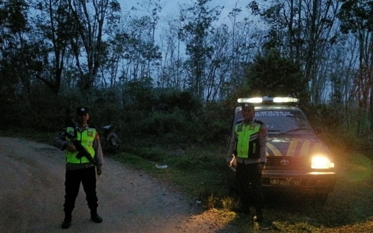Personil Polsek Belitang III saat Laksanakan Patroli Huting