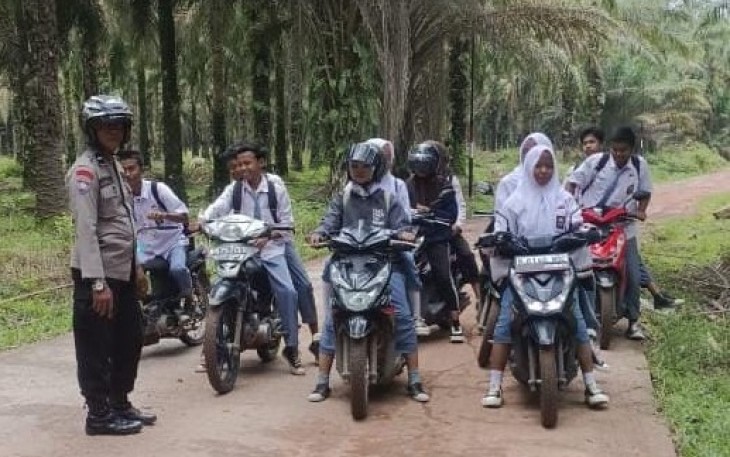 Polsek Belitang III Laksanakan PAM Jalur Sepi dan Patroli Antisipasi Kejahatan 3 C