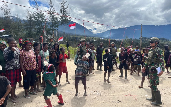 Lomba Meriahkan HUT ke-80 RI di Pengungsian Eronggobak