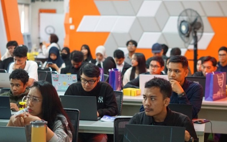 Sertifikasi AI Bertaraf Global untuk 69 Peserta di Makassar
