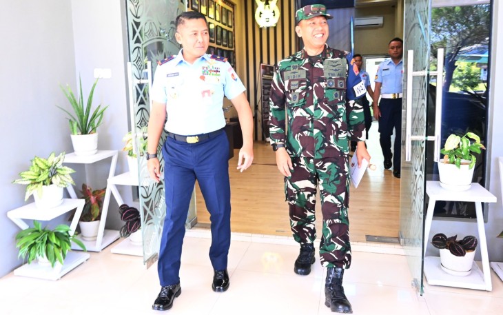 Danlanud Sultan Hasanuddin saat Terima Kunjungan Danpuslat Kodiklat TNI
