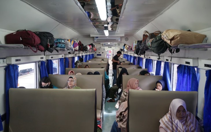 Tiket Nataru 2025/2026 Terjual 72 Persen, KAI Divre III Palembang Ingatkan Aturan Barang Bawaan