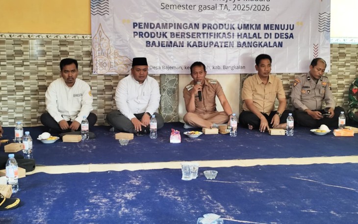Mahasiswa Universitas Trunojoyo Madura melakukan pendampingan sertifikasi produk halal ke 47 pelaku UMKM di Desa Bajeman