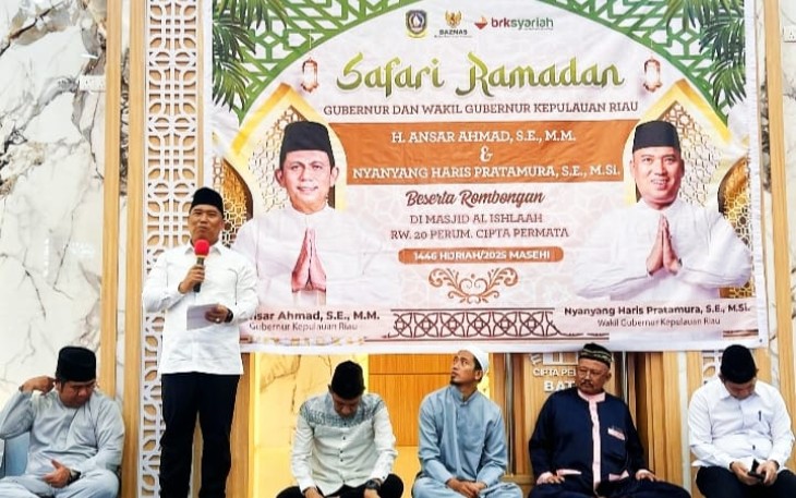 Wagub Nyanyang saat mengunjungi Masjid Al Ishlaah, Perum Cipta Pratama, Bengkong Sadai, Kota Batam, pada Kamis (1332025).