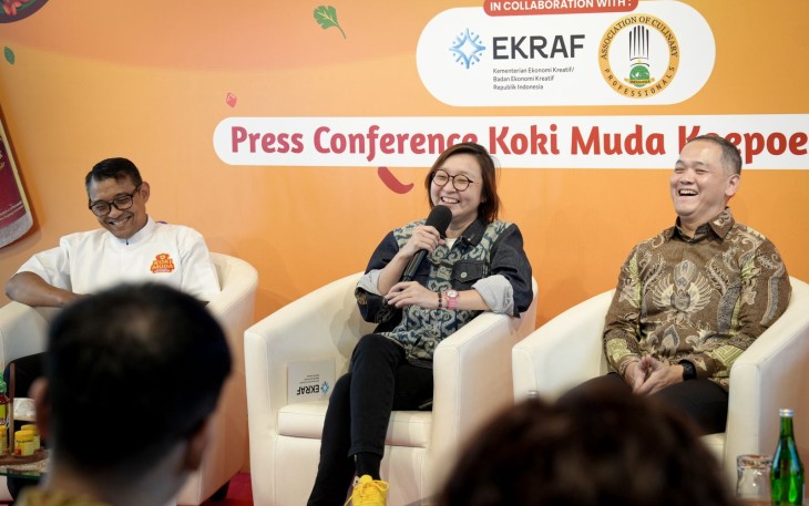 Wamen Ekraf, Irene Umar, saat menghadiri Press Conference Kompetisi “Koki Muda Koepoe Koepoe” di kantor Anggana Catur Prima, Jakarta, Selasa, 5 Agustus 2025.